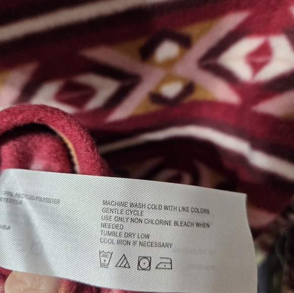 Mountain And Isles Mock Neck Aztec Long Sleeve Fleece Pullover Top NWT - Picture 7 of 7